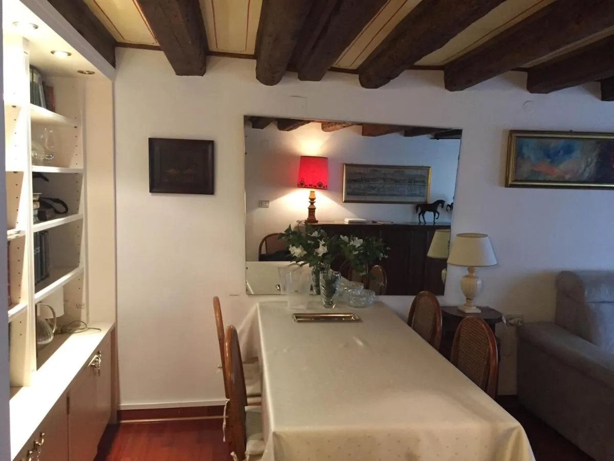 Image 2 of Venice Luca’s house