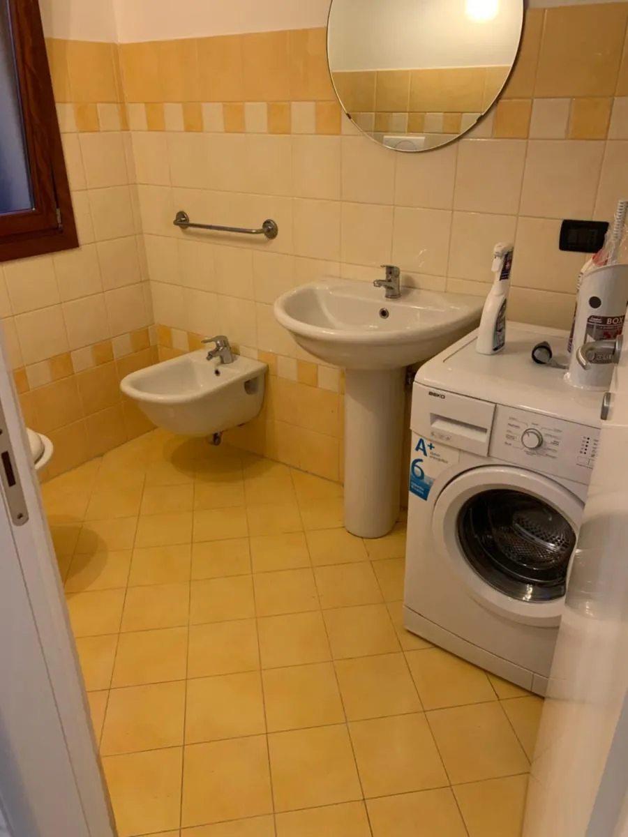 Image 3 of VeniceRelax