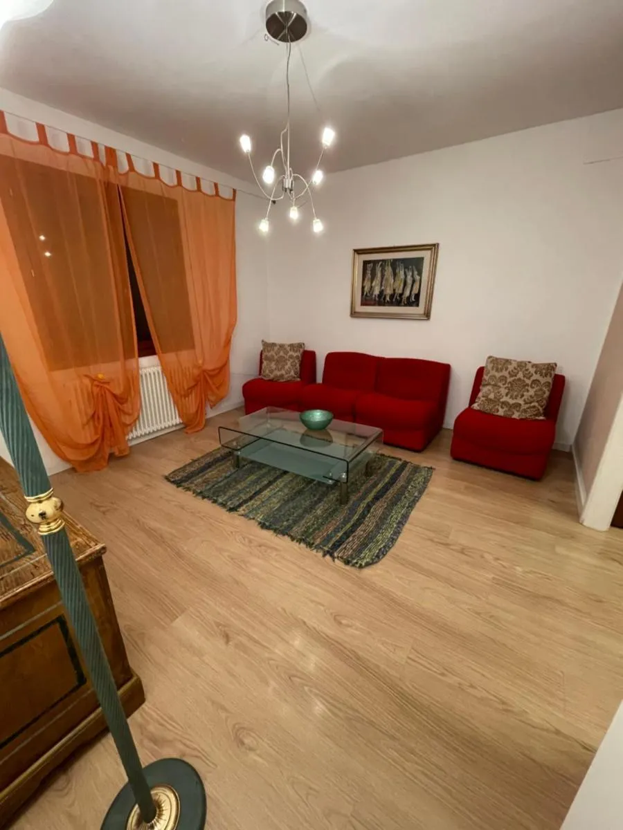 Image 6 of VeniceRelax