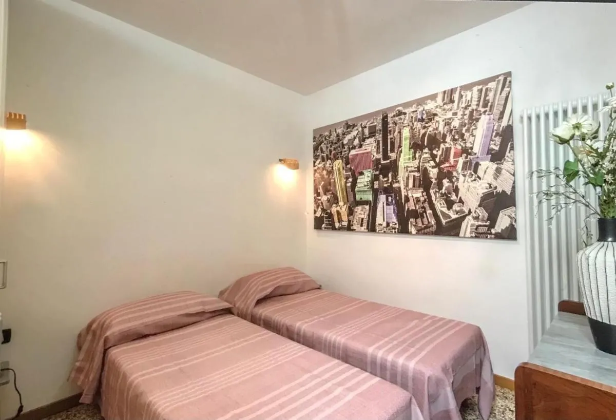 Image 1 of Vivi Venezia