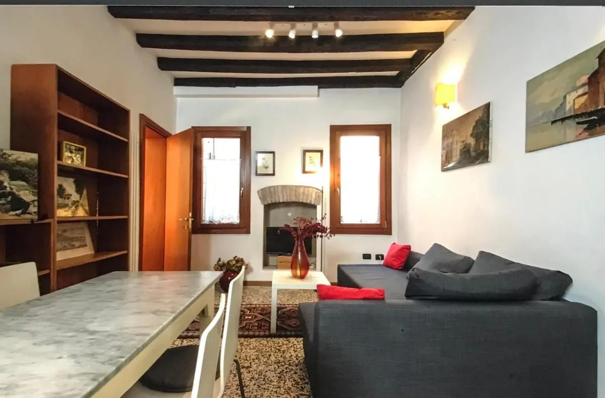 Image 2 of Vivi Venezia