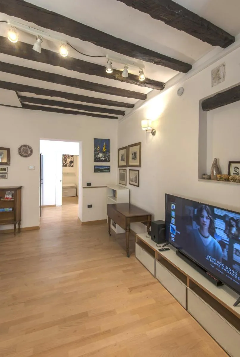 Image 6 of Vivi Venezia