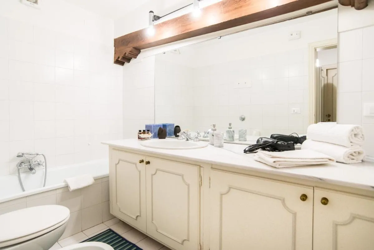 Image 2 of WellVenice Rialto