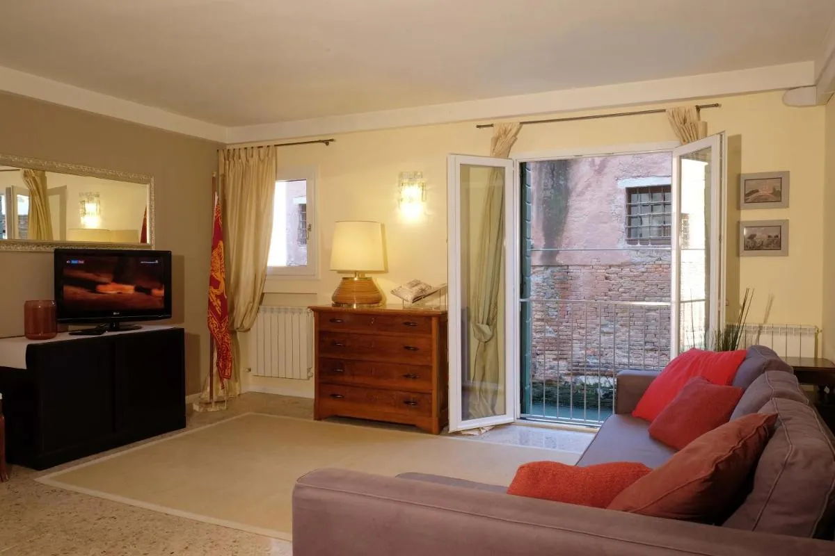 Image 4 of la levantina