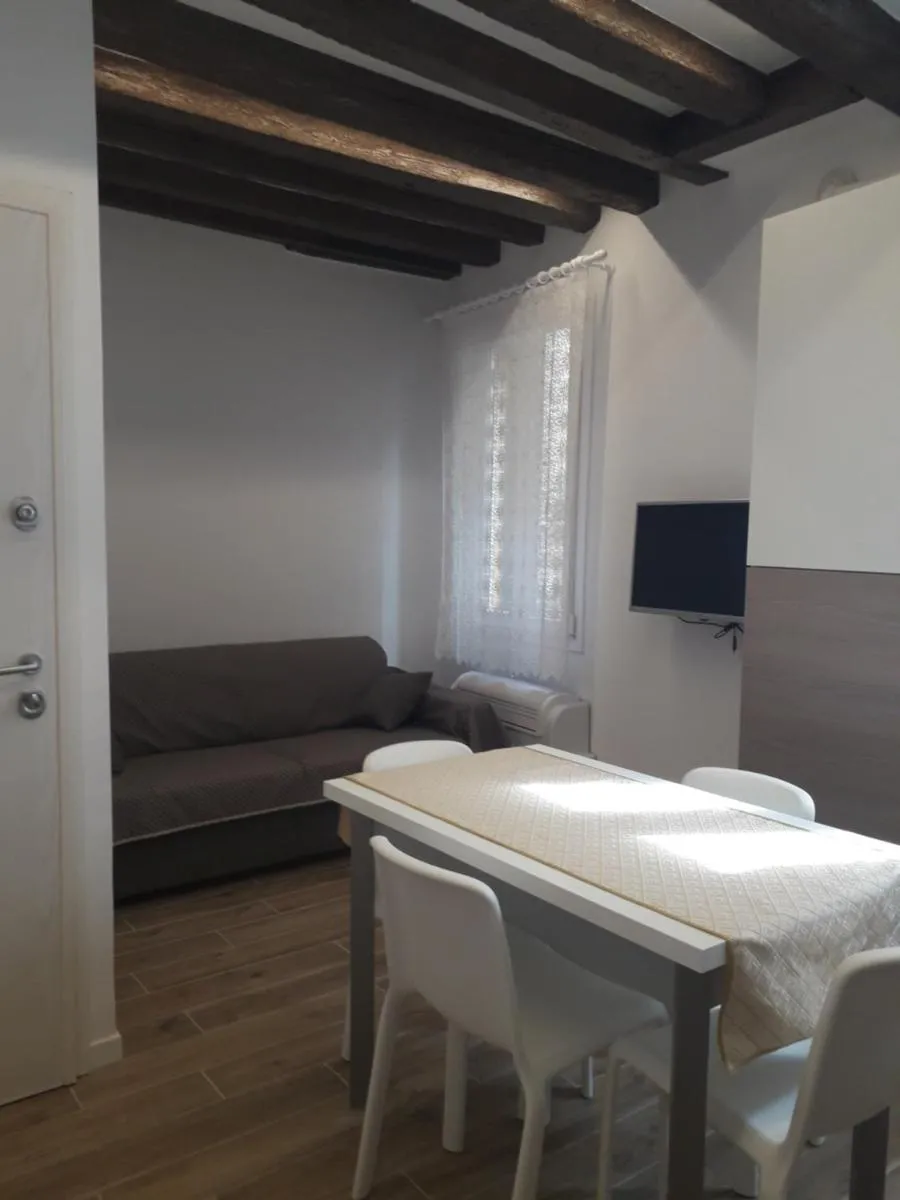 Image 4 of raggio di sole dietro piazza San Marco