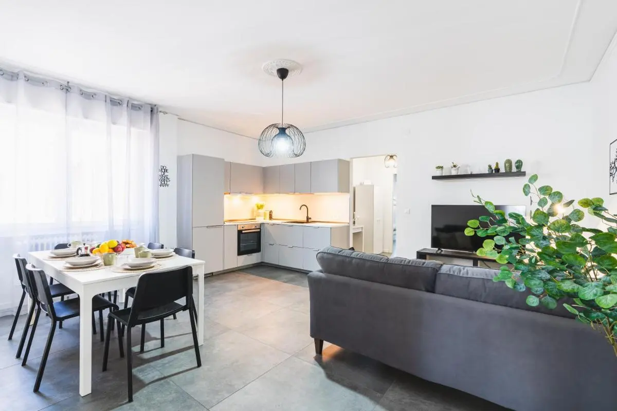 Image 3 of 7 posti, a pochi minuti da Venezia, posto auto