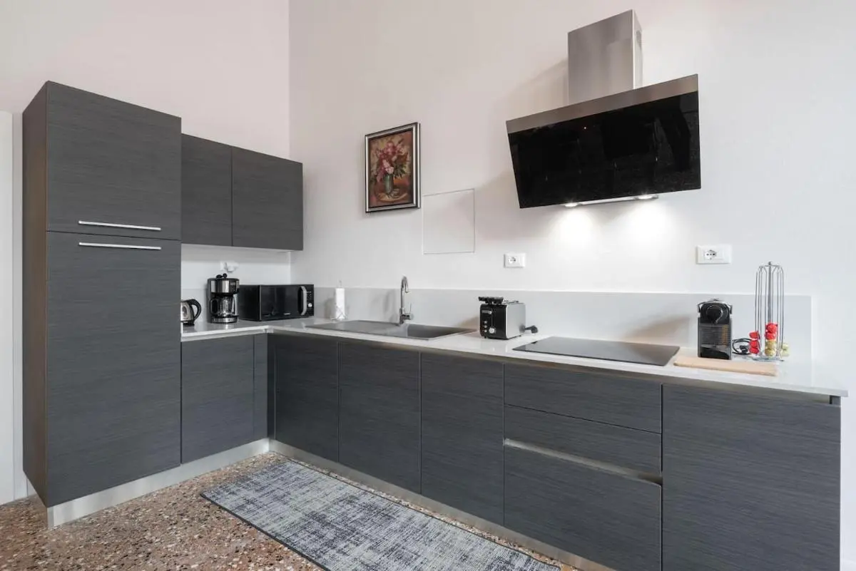 Image 3 of Apartment Ponte Raspi Canal View