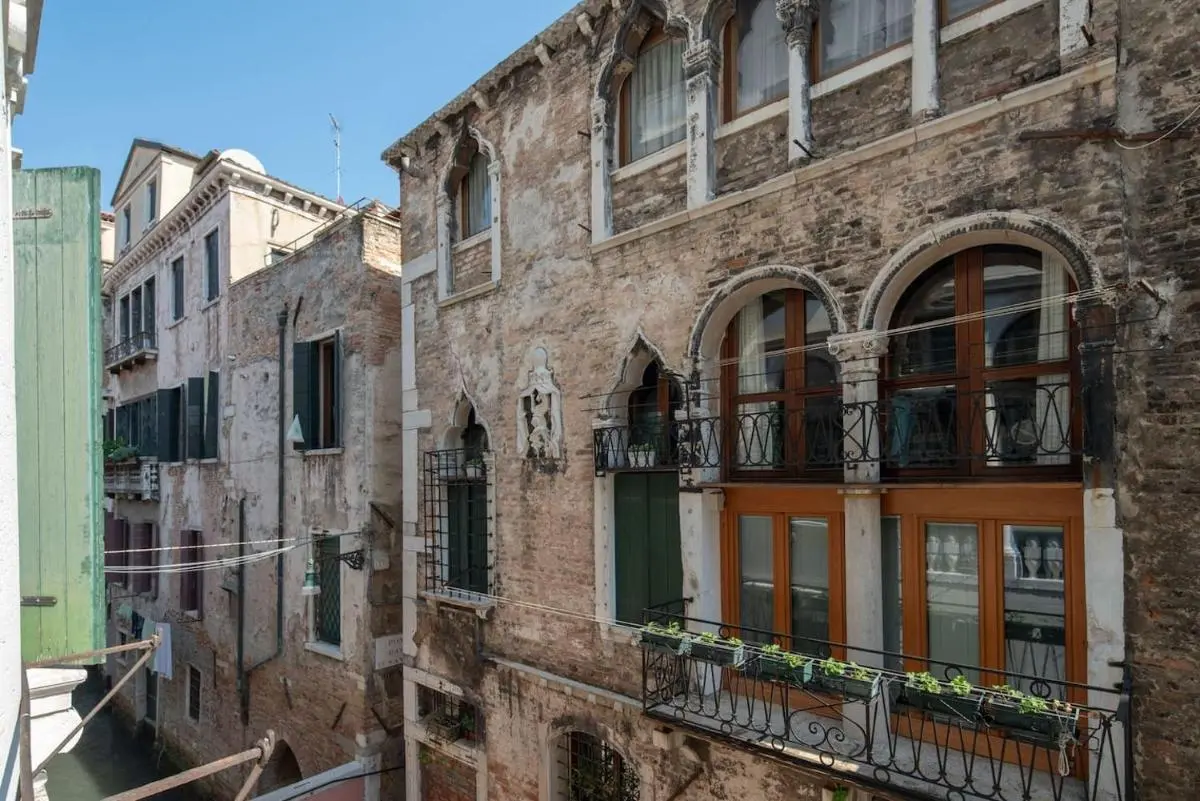 Image 5 of Apartment Ponte Raspi Canal View