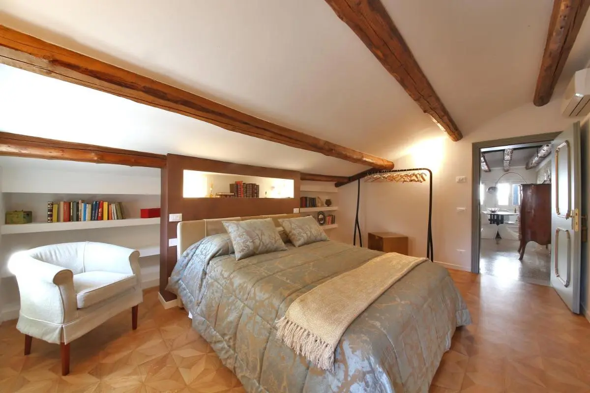 Image 6 of Apt Teatro