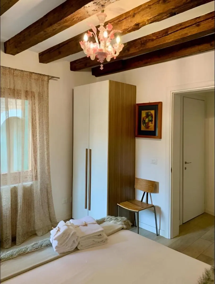 Image 3 of B&B Fortuny