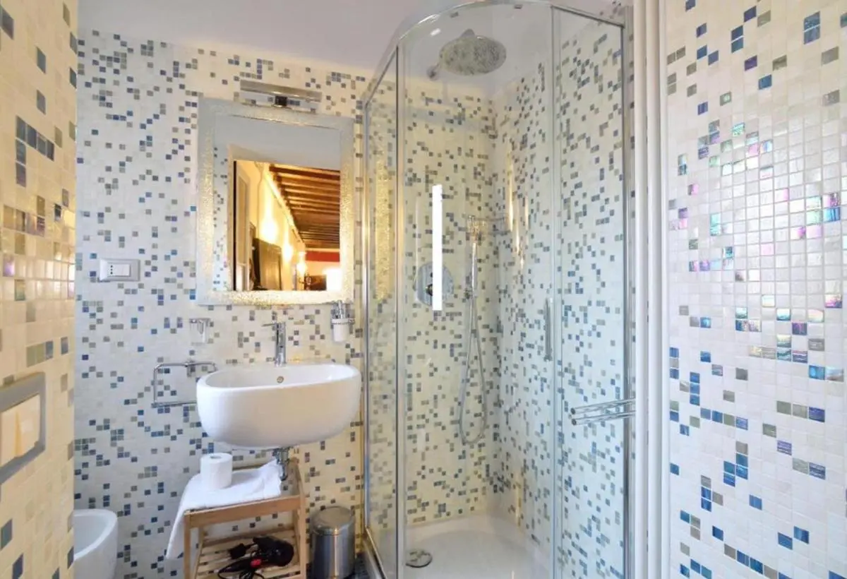 Image 2 of Biennale 252