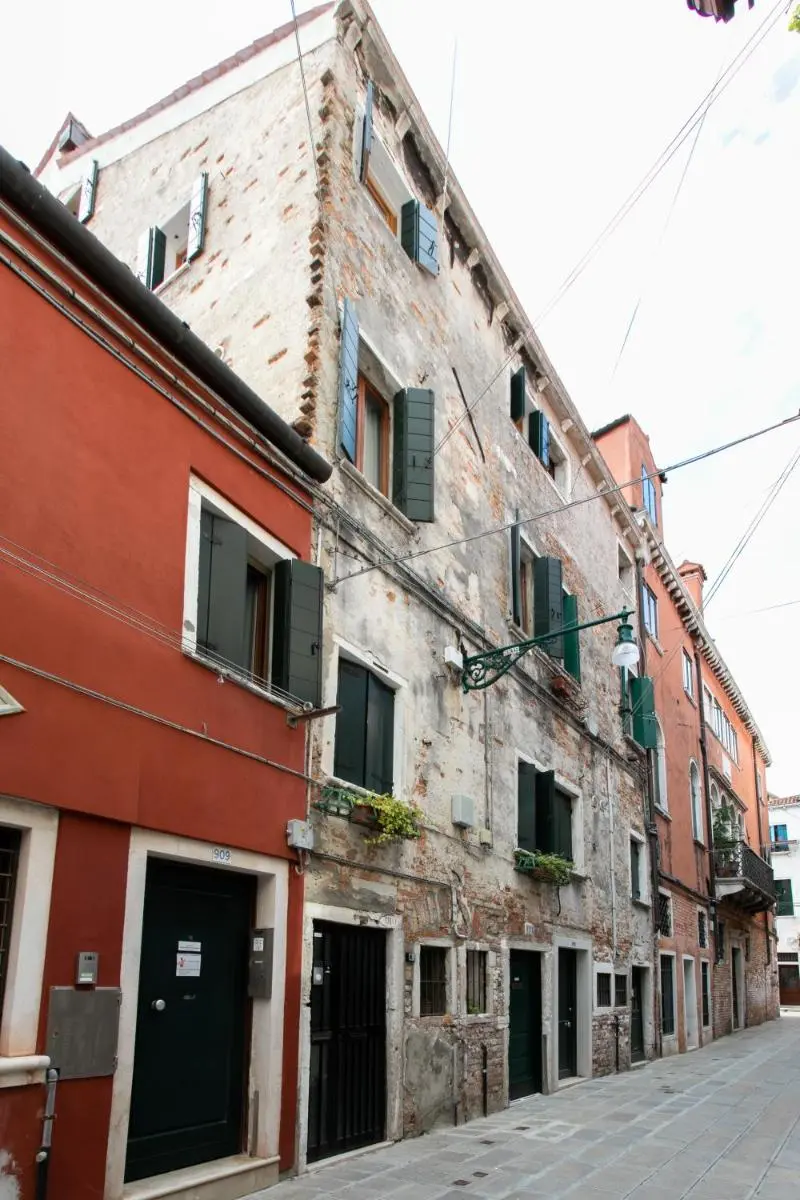 Image 5 of Biennale Gallery Loft