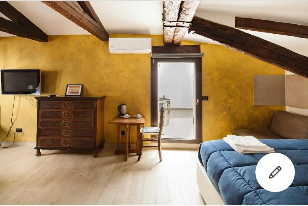 Image 4 of Blu Suite