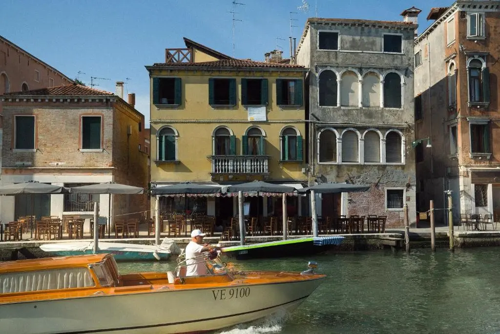 Image of Casa Virginia direct at the canal Cannaregio with own roof terrace