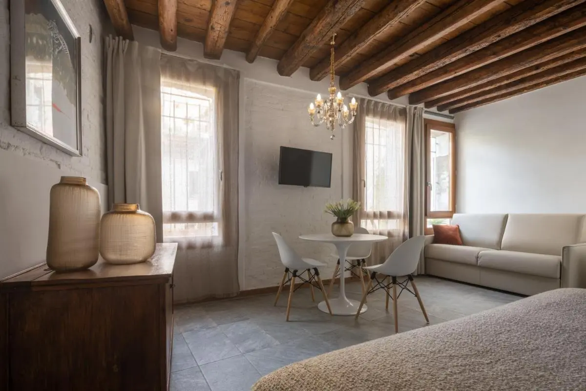 Image 4 of Castello Apartment with Garden R&R