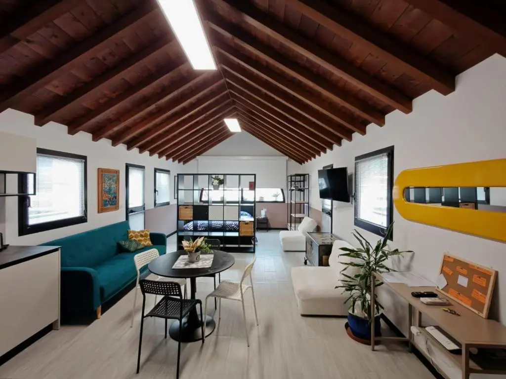 Image of Charming loft apartment 15m to Venice