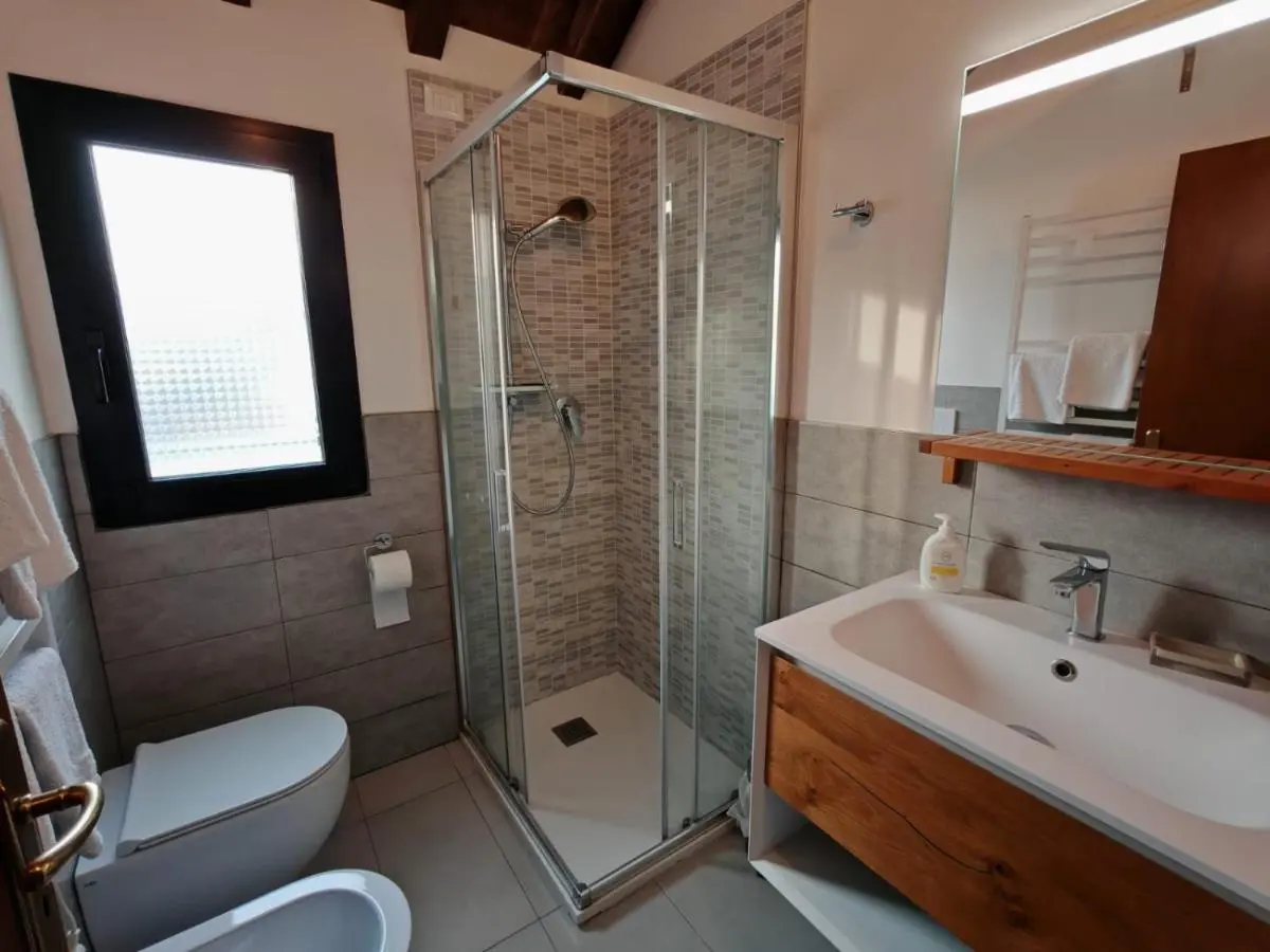 Image 2 of Charming loft apartment 15m to Venice