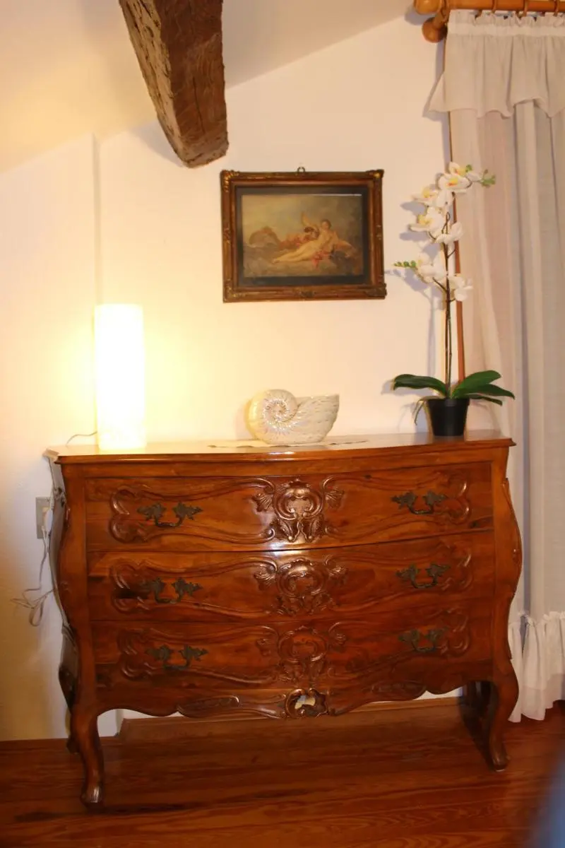 Image 3 of Corte Emo