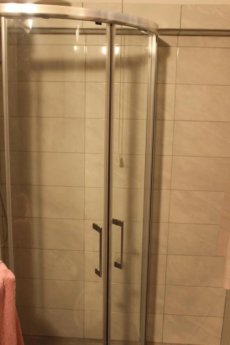 Image 6 of Corte Emo