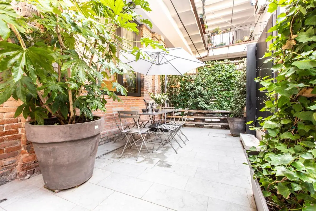 Image 5 of Elegant Fornasa Vecia, canal view with a beautiful garden R&R