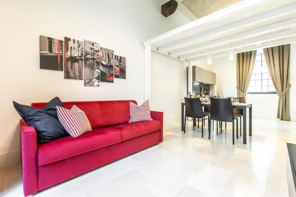 Image 3 of Elegant Fornasa Vecia, canal view with a beautiful garden R&R