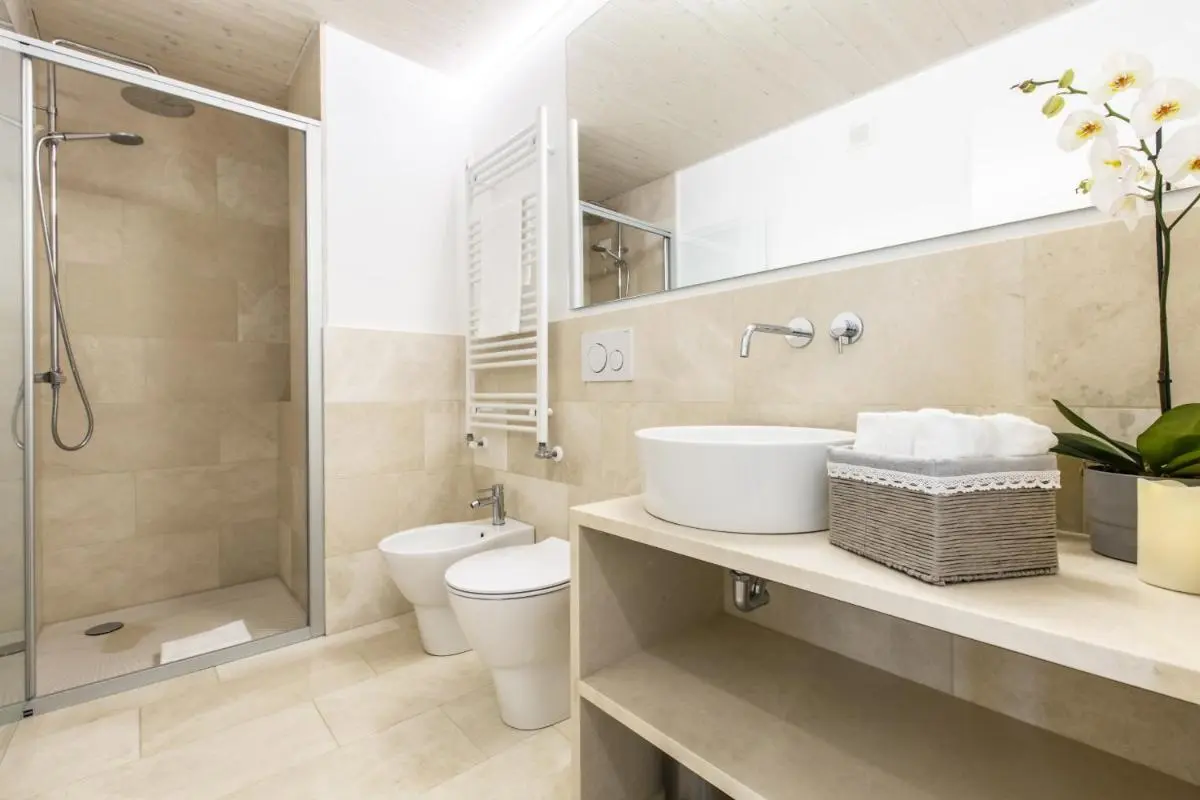 Image 2 of Elegant Fornasa Vecia, canal view with a beautiful garden R&R