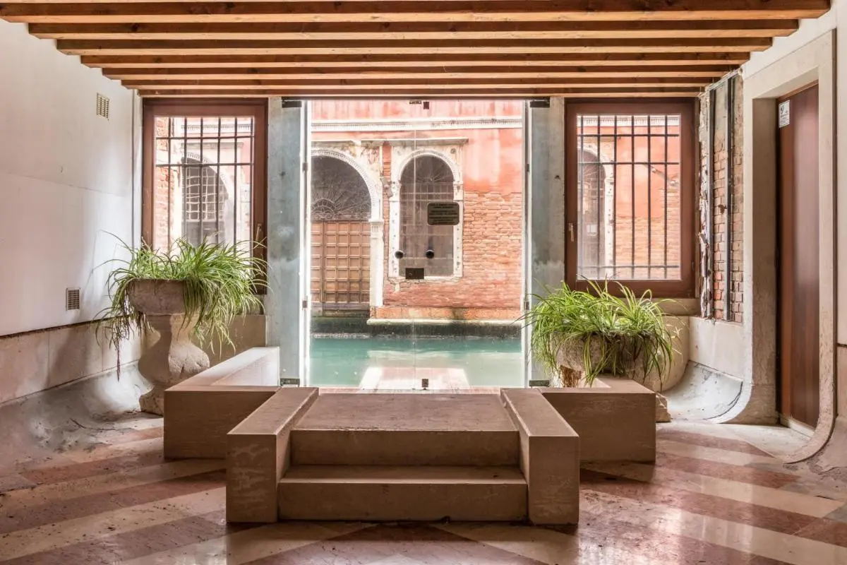 Image 3 of Fenice Double Canal view by LionHost