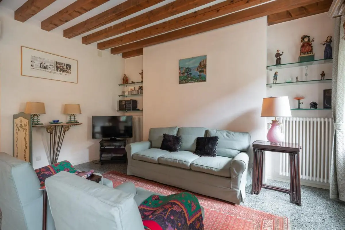 Image 4 of Garden apartment