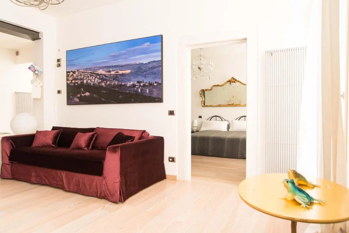 Image 6 of Ghetto Modern Apt for 4, Venice