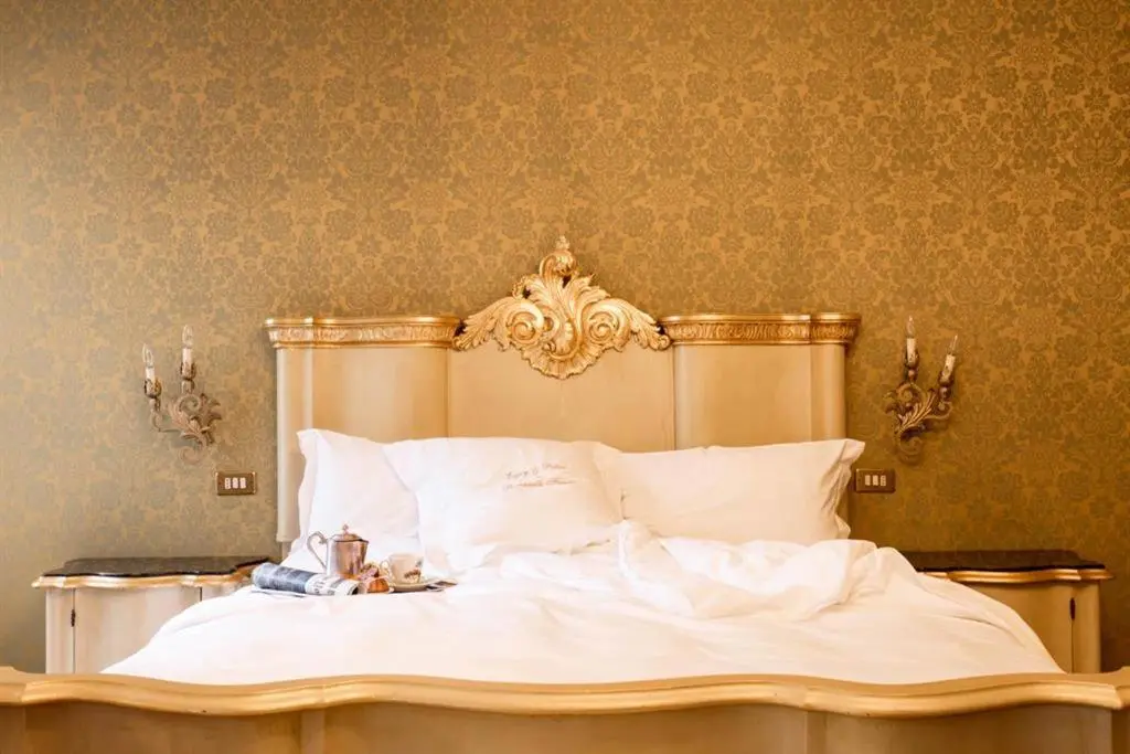 Image 2 of Hotel Flora