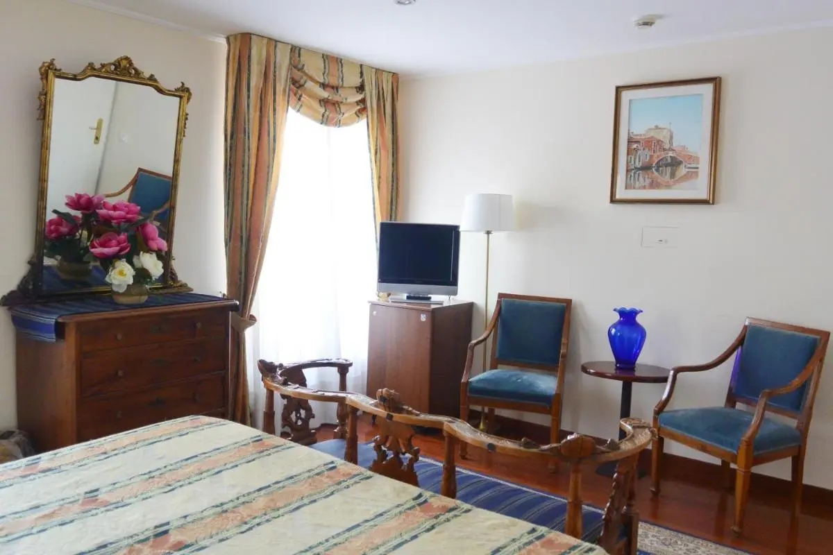 Image 4 of Hotel San Zulian