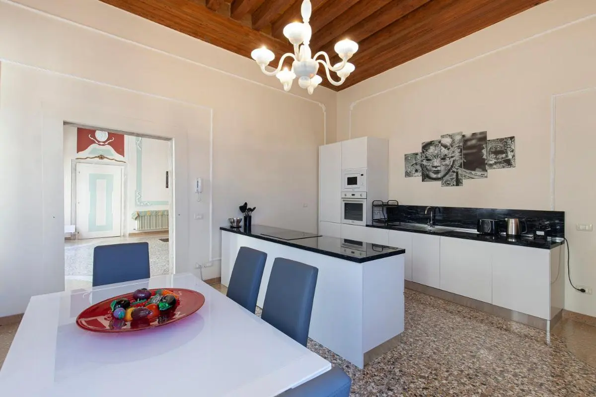 Image 3 of LUXURY APARTMENT PESARO PAPAFAVA