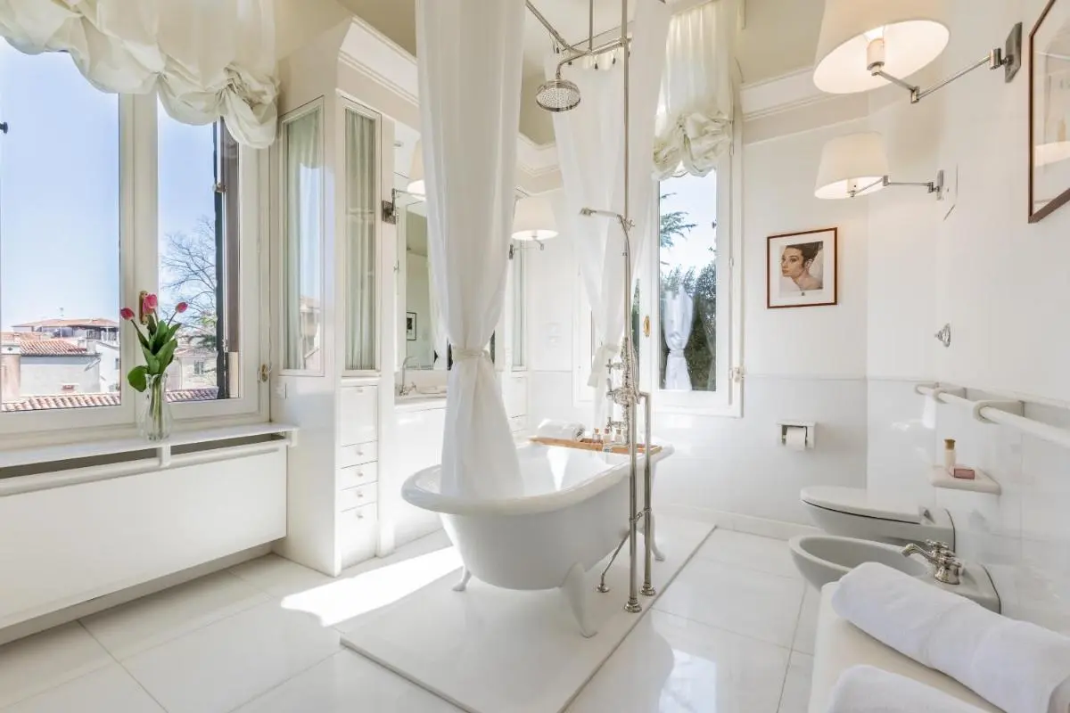 Image 2 of La casa di Hubert De Givenchy – Dimora Italia