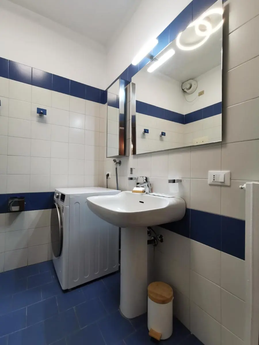 Image 3 of Large and Bright Apartment with Canal View