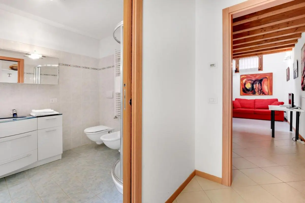 Image 6 of Little Canal 14