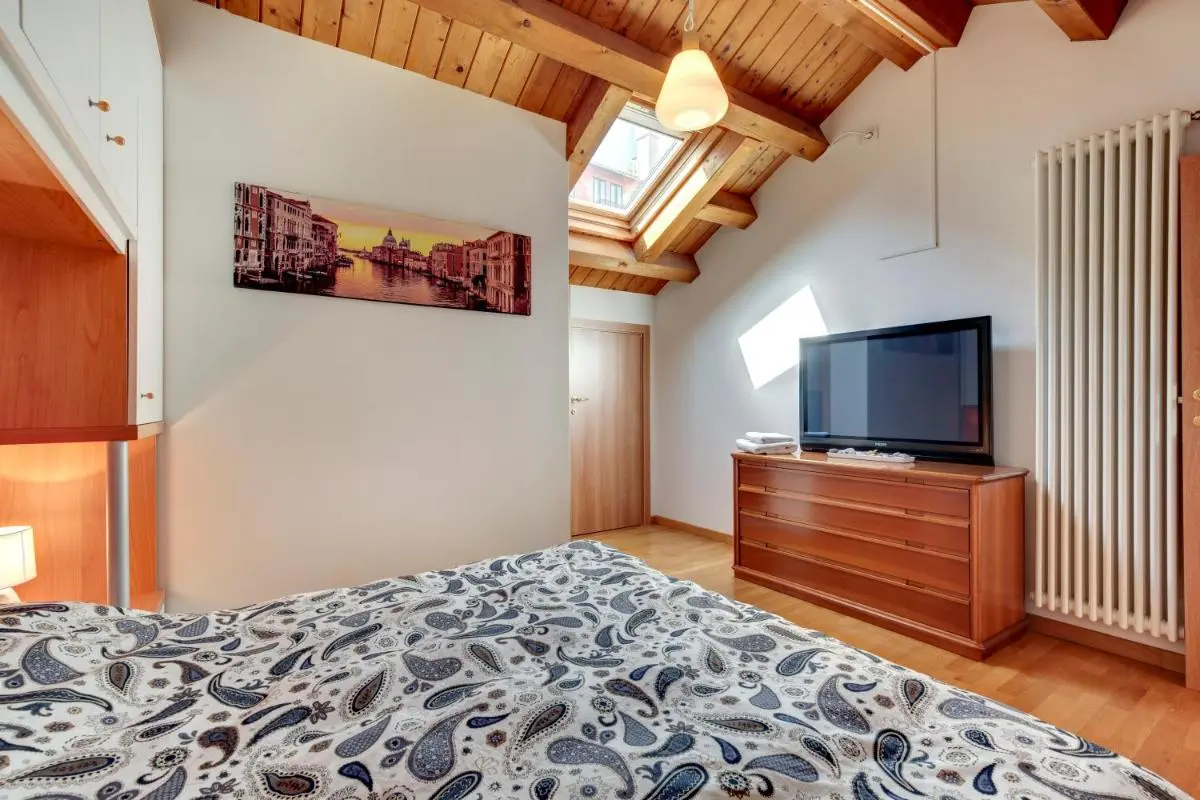 Image 4 of Little Canal 19