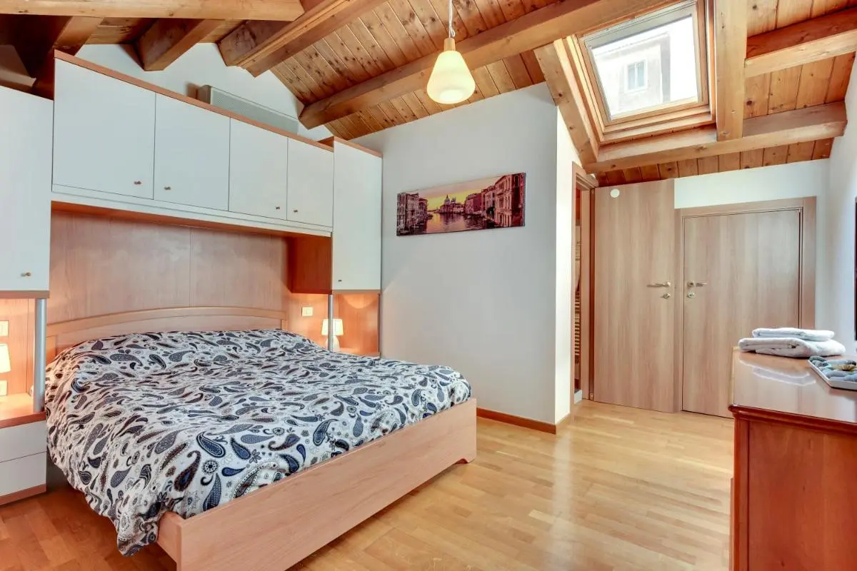 Image 6 of Little Canal 19