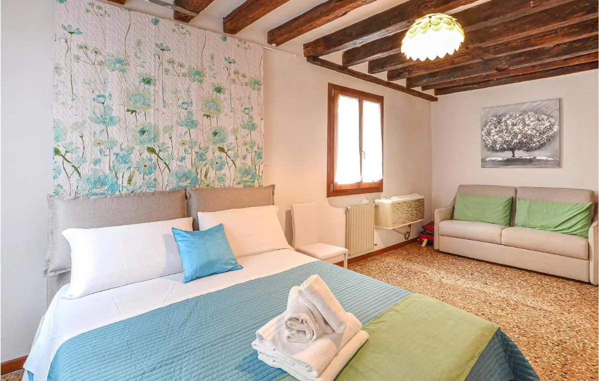 Image 2 of Lovely Apartment In Venezia With Wifi
