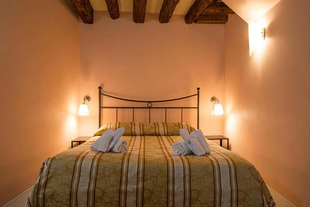 Image 1 of Lovely flat with canal view near Rialto Bridge