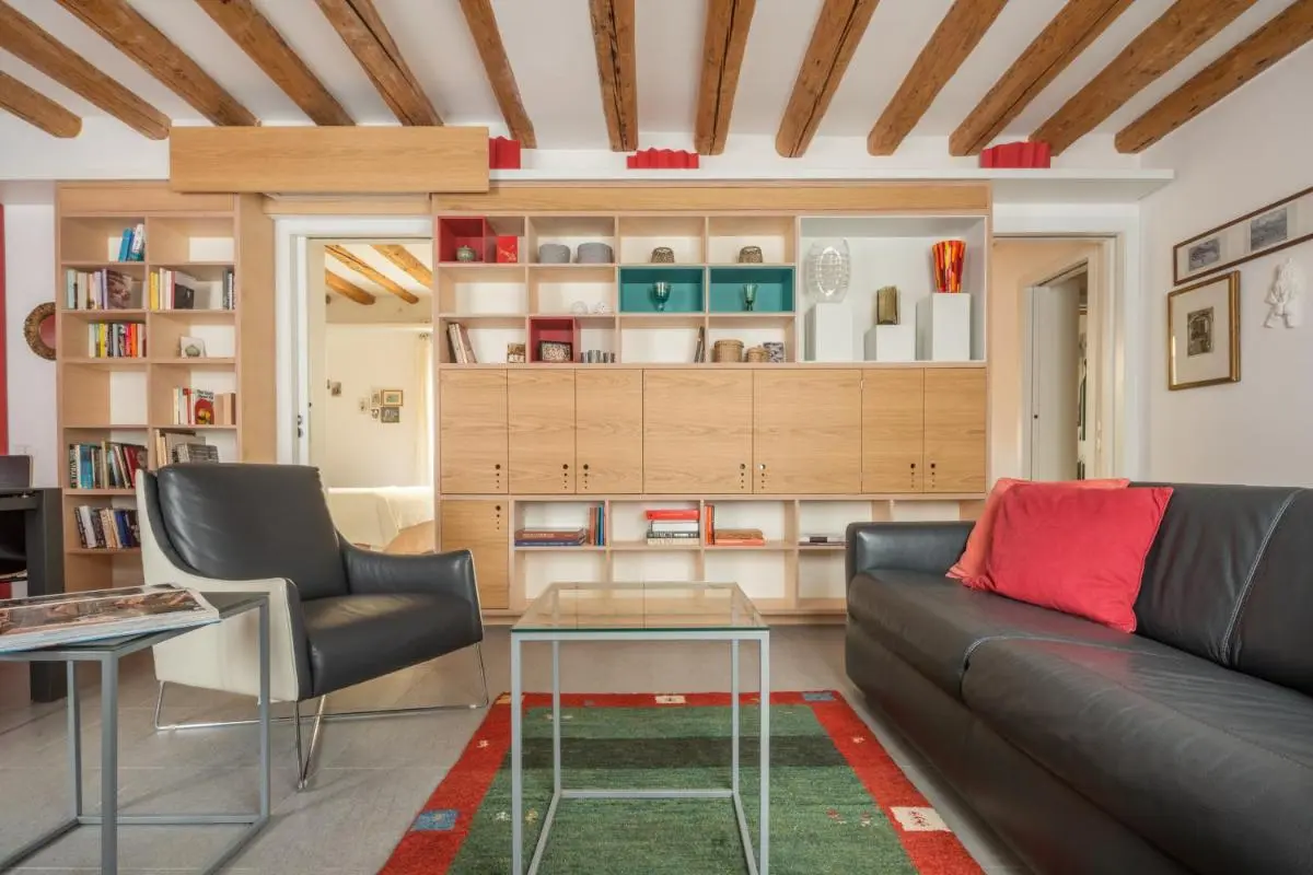 Image 4 of Luxury Garden Mansion R&R