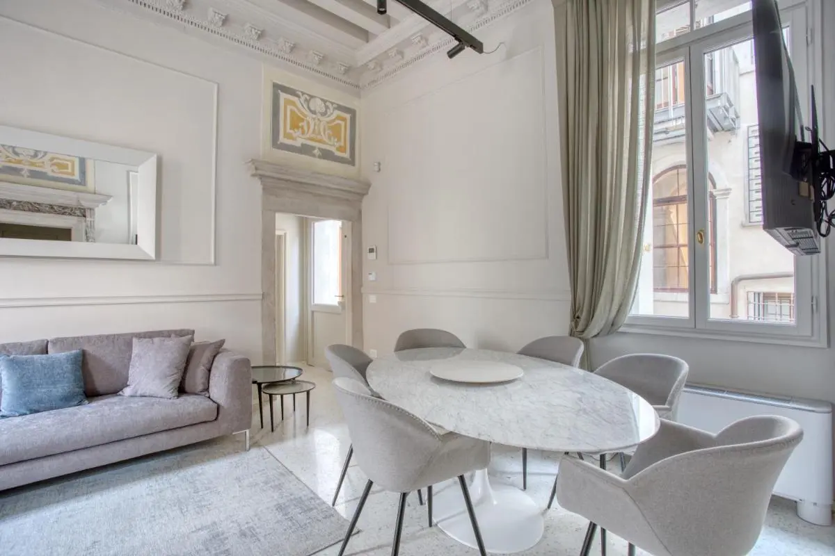 Image 4 of Palazzo Bonvicini 10