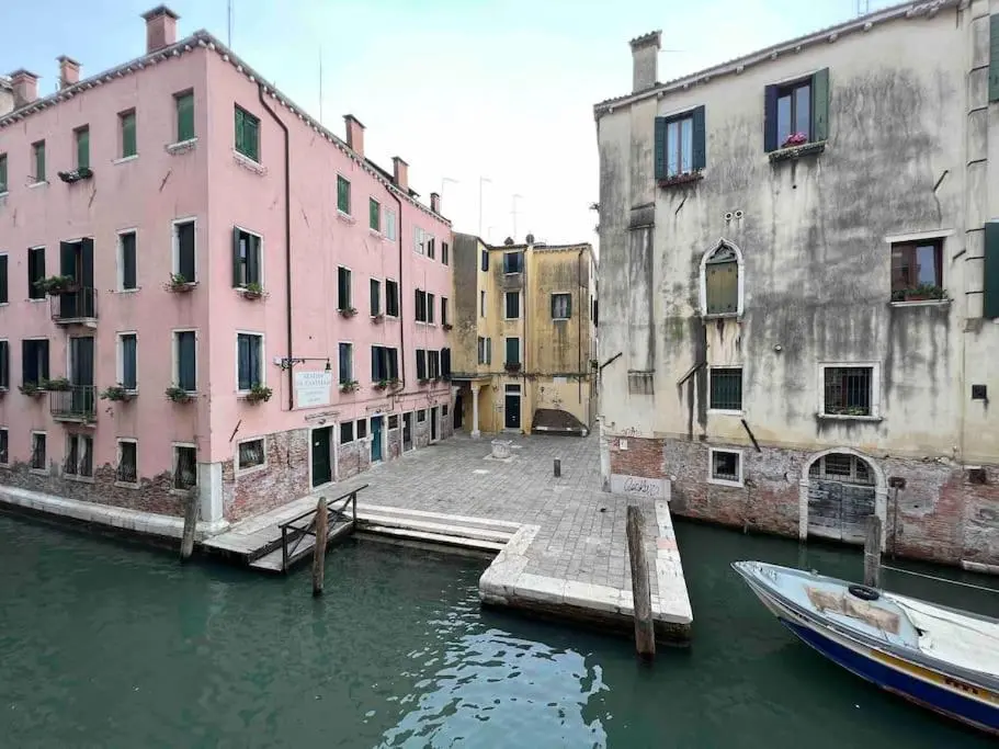 Image 1 of Palazzo Castelli