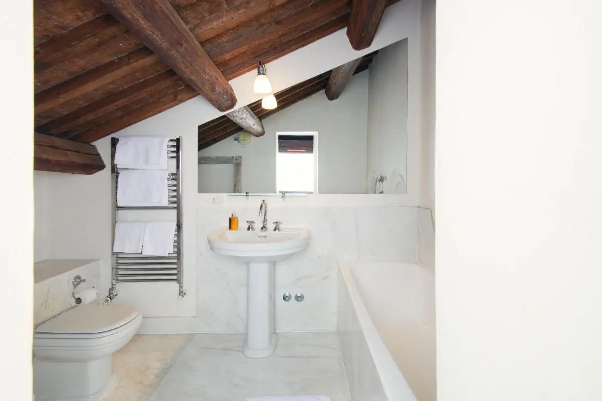 Image 2 of Palazzo Contarini Della Porta Di Ferro