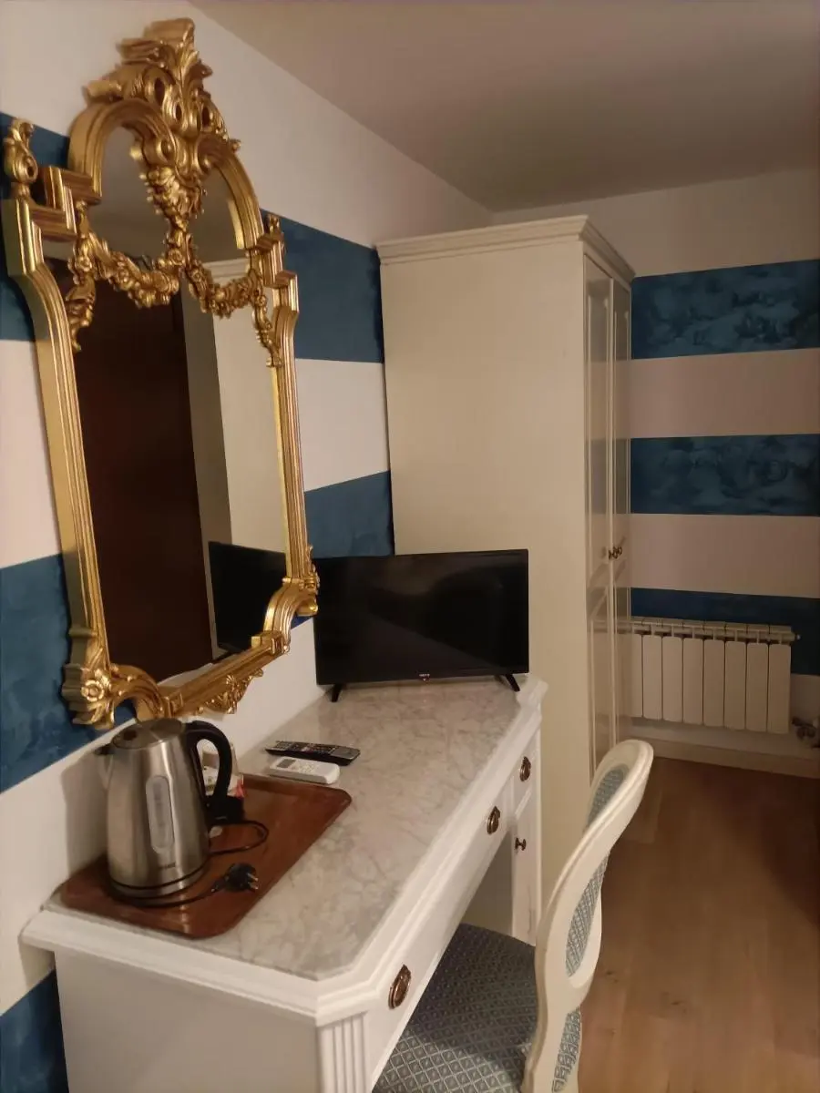 Image 6 of Palazzo Lion Morosini – Check in presso Locanda Ai Santi Apostoli