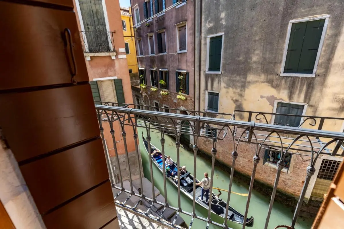 Image 6 of Querini Suite-Balcony on canal, close to San Marco