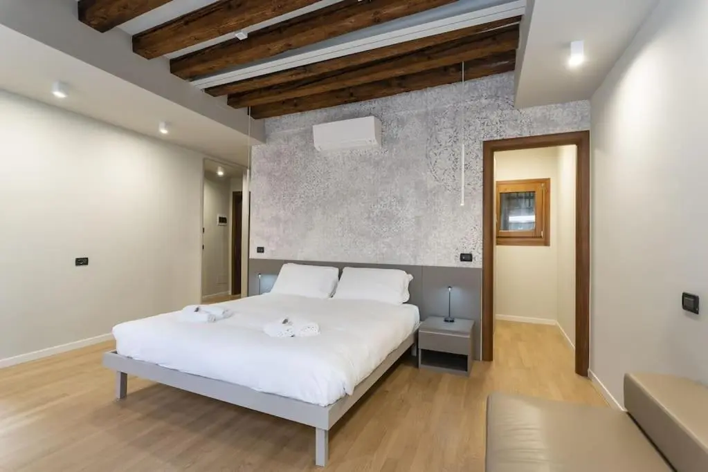 Image 1 of Rialto Prestige Apartment