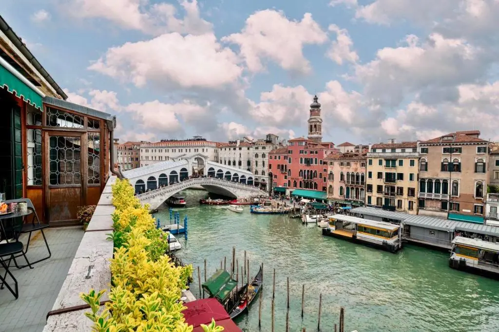 Image of Rialto Terrace on the Grand Canal