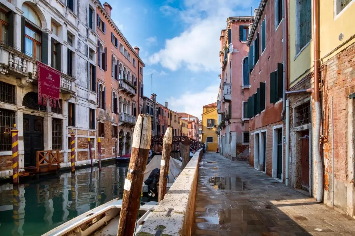 Image 5 of Romantic House Venice