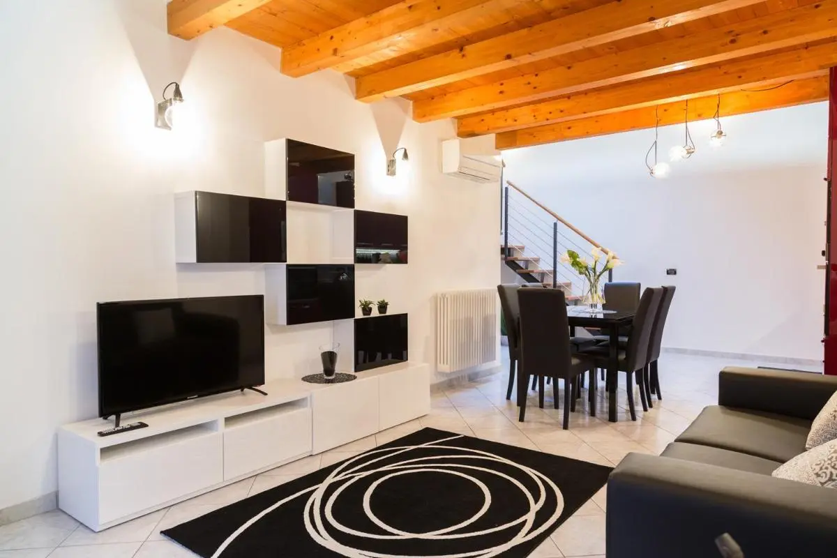 Image 4 of Stella Marina 5