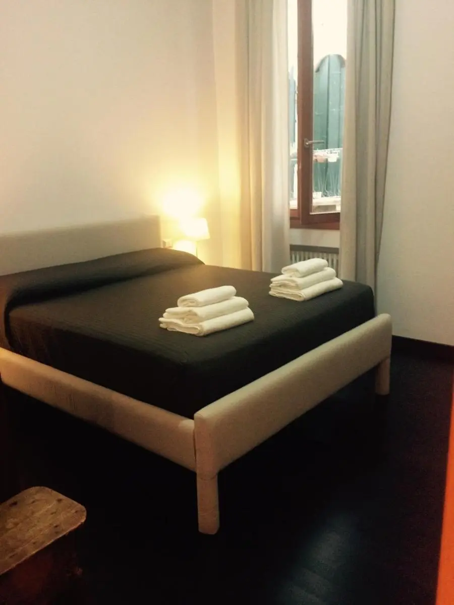 Image 6 of Venetian House